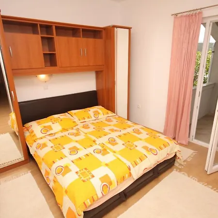 Apartment - Donja 2013b *