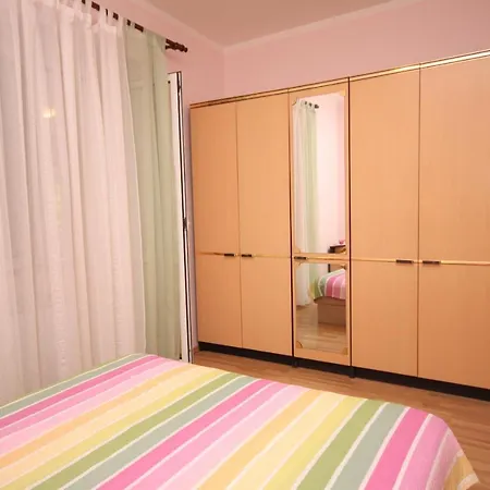 - Donja 2013b Apartment