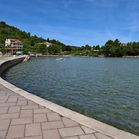 - Donja 2013b Supetarska Draga