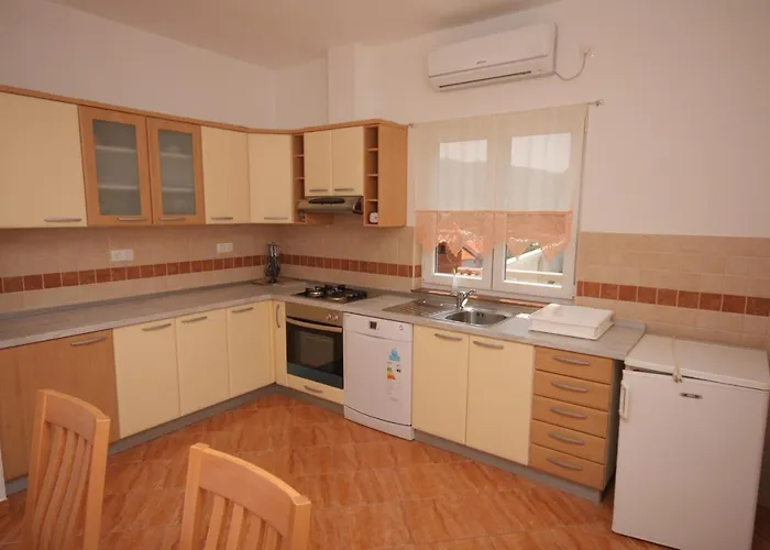 Apartman - Donja 2013b Supetarska Draga