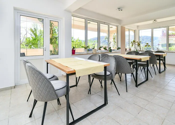 - Donja 2013b Apartman
