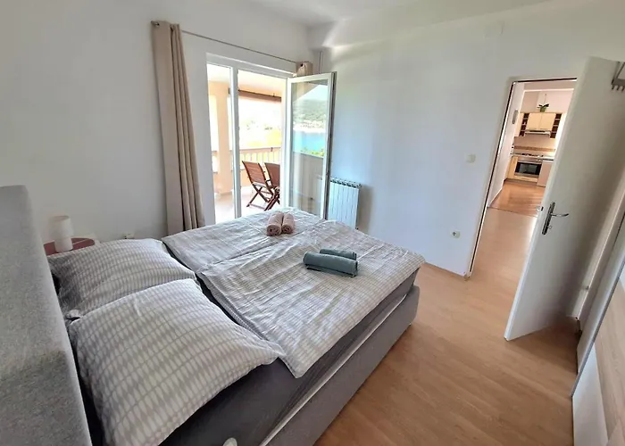 - Donja 2013b Apartman